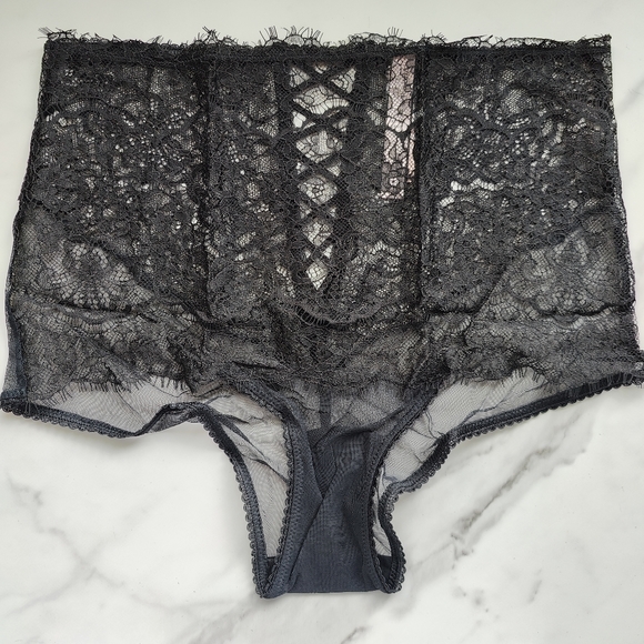 NWT VICTORIA'S SECRET DREAM ANGELS LACE HIGH-WAIST CHEEKINI PANTY IN BLACK MEDIU - Picture 1 of 5